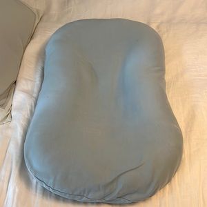 Snuggle me organic baby lounger